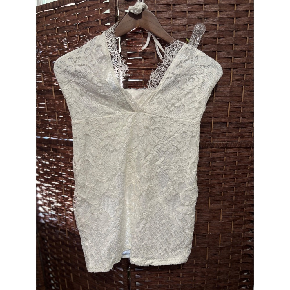 Pretty Little Thing White Lace halter dress - Picture 9 of 13